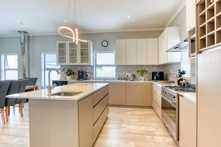 3 Bedroom Property for Sale in Kelderhof Country Village Western Cape